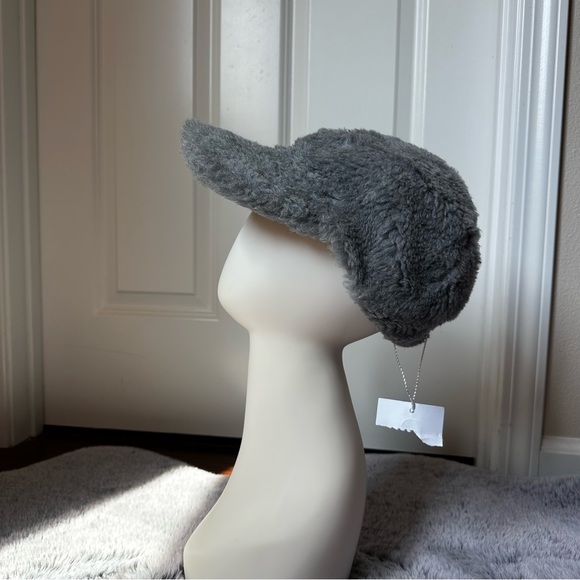 SOLD! On eBay 375MaxMara Label-cut Gray Alpaca Wool Blend Teddy Baseball Cap - Picture 5 of 16